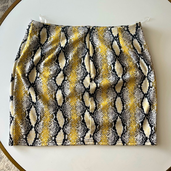 High waist snake print skirt - Picture 2 of 3